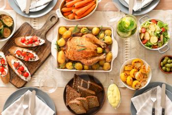 Table set for big family dinner�