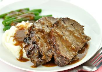 meat loaf with mashed potatoes and green beans
