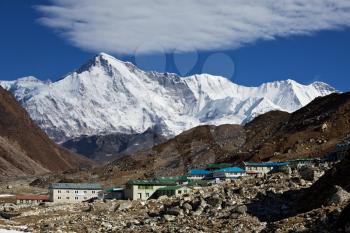 Royalty Free Photo of Cho Oyo Peak in the Himalayas