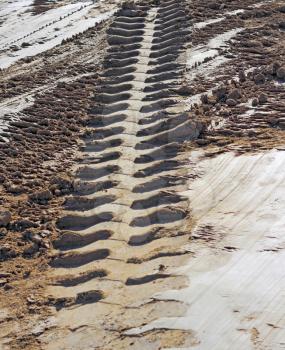 tire tracks perspective prints in clay