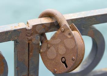 Ritual of affixing padlocks, as symbol of love