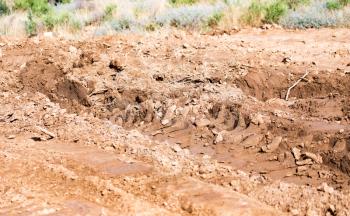 trace of the car on the ground