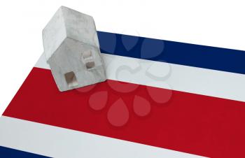 Small house on a flag - Living or migrating to Costa Rica