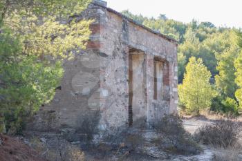 Abandoned house in Greece - Slowly turning into a pile of stones