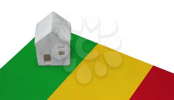 Small house on a flag - Living or migrating to Mali