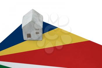 Small house on a flag - Living or migrating to Seychelles