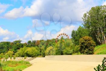 Image with park of amusement and wheel review