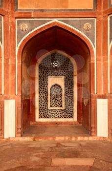 Arch with carved marble window. Mughal style.  Humayun's tomb, Delhi