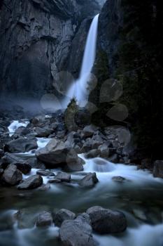 Yosemite National Park waterfall night shot bluurred majestic scene