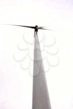 Electricity generating windmill