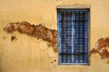 zanzibar prison island and a old window closed