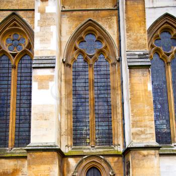 rose window weinstmister  abbey in london old church door  