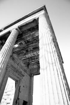 in greece the old architecture and historical place parthenon    athens