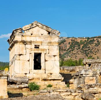  pamukkale    old     construction in asia turkey the column  and the roman temple 