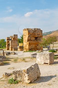  pamukkale    old       construction in asia turkey the column  and the roman temple 