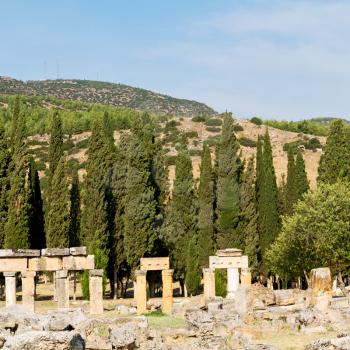  pamukkale    old       construction in asia turkey the column  and the roman temple 