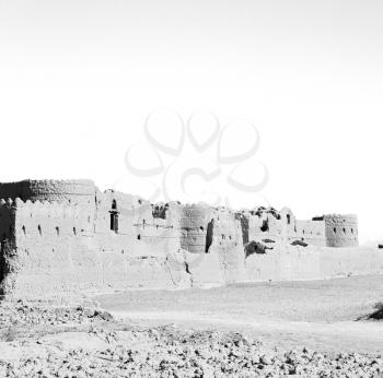 in iran the old castle near saryadz brick and sky
