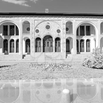 blur in iran the antique  royal  house incision and historic place