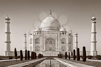 Taj Mahal in sunrise light, Agra, India