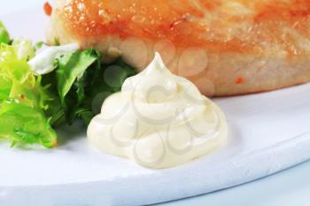 Seared chicken breast fillet with mayonnaise