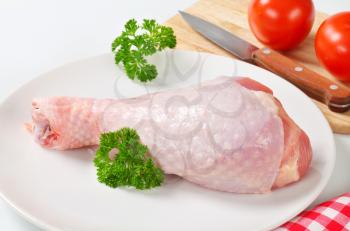 Raw turkey leg (skin on)