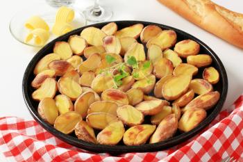 Roasted potatoes with skin on