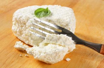 Cottage cheese on cutting board