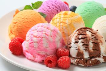 Scoops of various types of ice cream