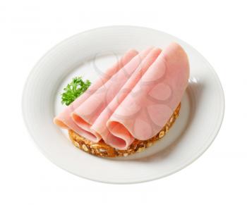 Whole wheat bread with sliced ham