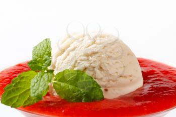 Vanilla ice cream with strawberry puree