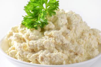 Grated horseradish combined with salad dressing or mayonnaise