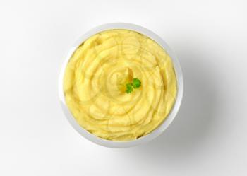 mashed potatoes in white bowl