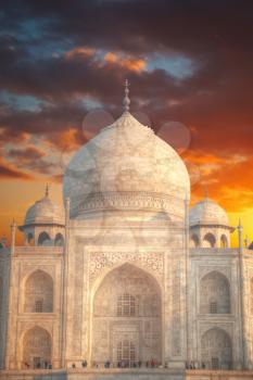 Taj Mahal . white marble mausoleum on the south bank of the Yamuna river in the Indian city of Agra, Uttar Pradesh.