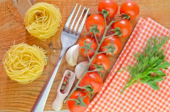 raw pasta and tomato