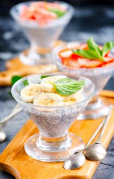 desert with chia pudding and fresh fruit