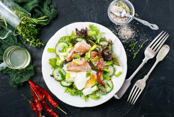 salad with fried tuna and egg , diet salad