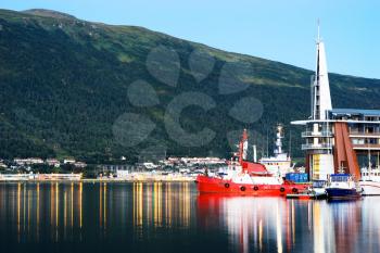 Evening water reflections  Norway background hd