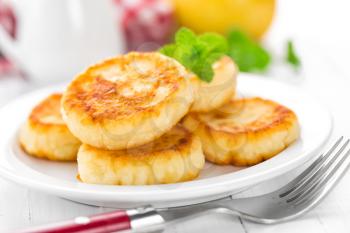 cottage cheese pancakes, syrniki