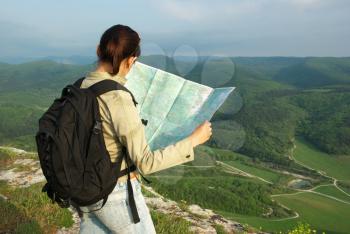 Girl tourisr read the map