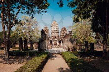 Wat Si Sawai, is one of a handful of Khmer-era monuments that still stand in Sukhothai. When it was constructed in the late 12th or early 13th centuries it likely served as a Hindu temple.