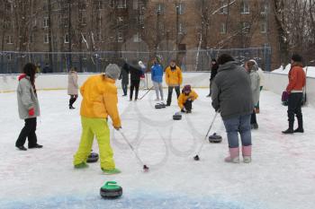 Curling. Club curling fans.