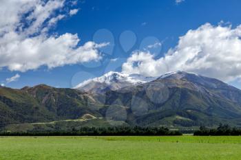 Scenic view of the countryside around Mount Hutt in New Zealand