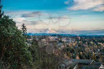 A view of Mount Rainier from Burien, Washington.