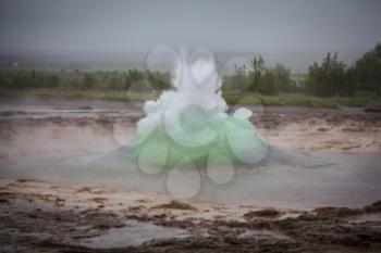 The Geysir field is situated at the northern edge of the southern lowlands, at an altitude of 105-120 m above sea level. Until recently, the area was called Hverasandar. The hot springs are located to the east of a little mountain called Laugafell.