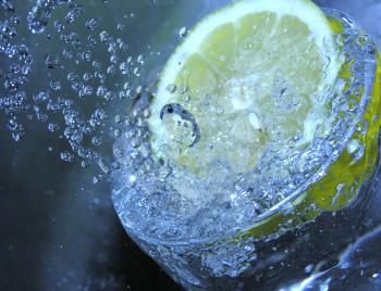 Refreshing lemon drink