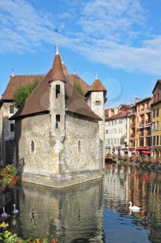 The picturesque medieval fortress-prison was turned into a museum. Located in the old French town of Annecy and the city is surrounded by water channels