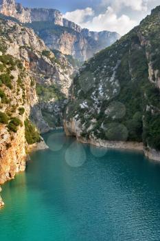 The river Verdon on the average current, between high walls of a canyon