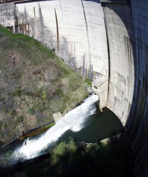 Flowing water from dam for minimum ecology needs