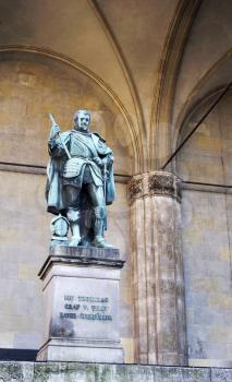 The statue of Graf V Tilly in front of the Feldherrnhalle (Field Marshals' Hall) at Odeonsplatz in Munich, Germany 