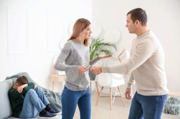 Man giving alimony to his ex-wife at home�